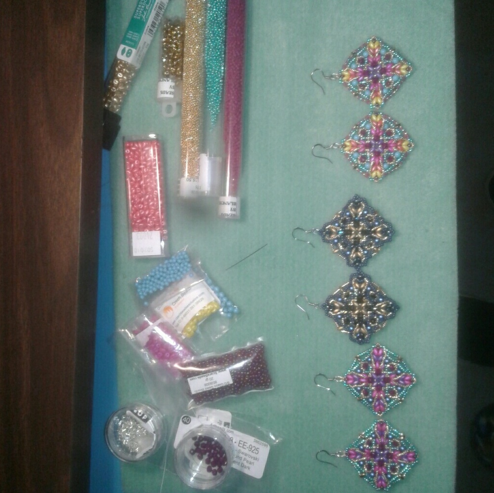 Customized earrings with hand bracelets